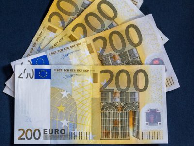 Je suis à la recherche d'un prêt de 10000e